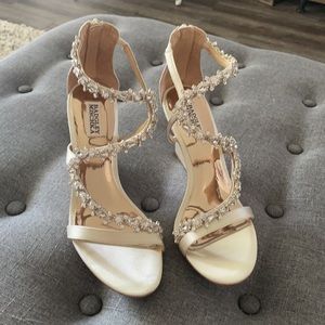 Badgley Mischka Bennet wedges - size 10